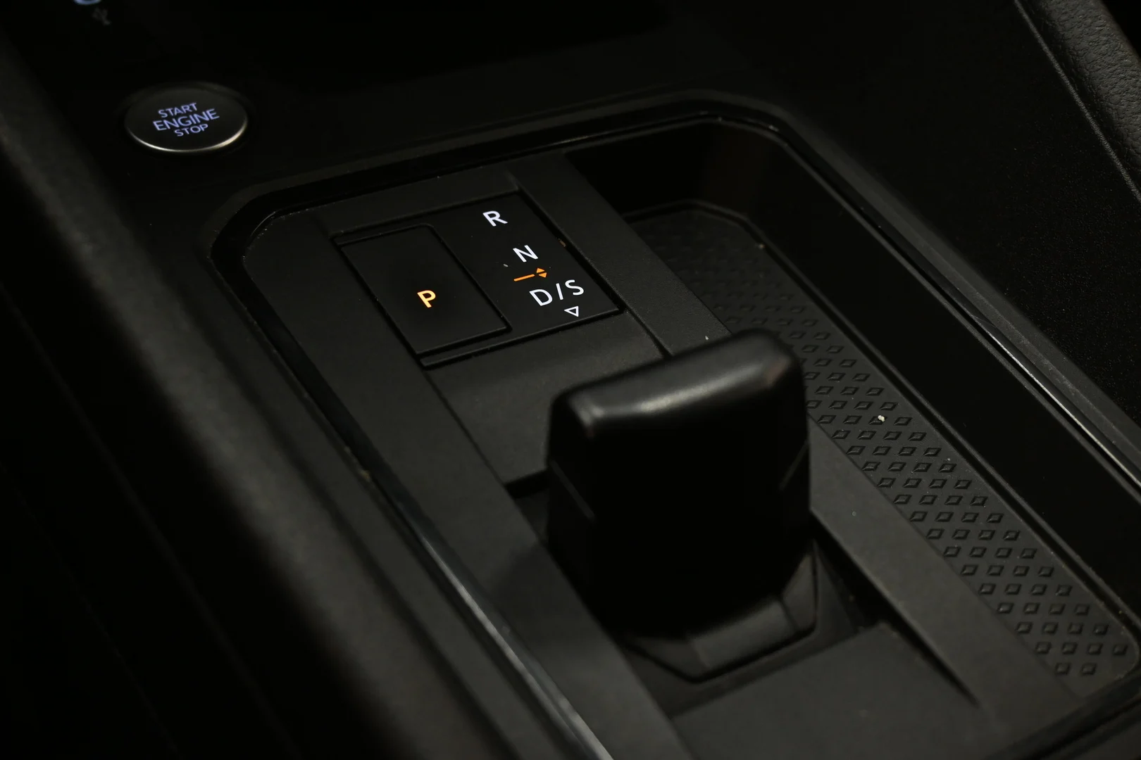 Car Image - 7hkx0H0P9CJYX2jg3IoiO1