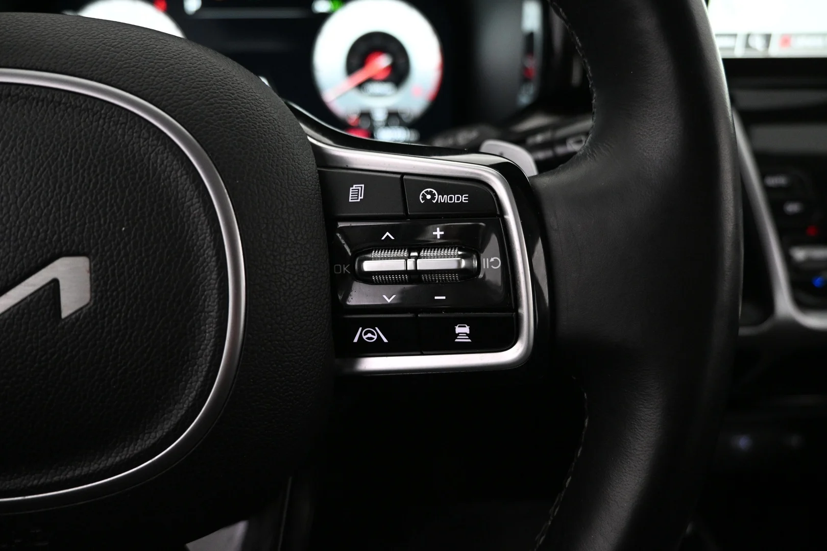 Car Image - 3P4PIMcS3LyDyEdvNjOeZu