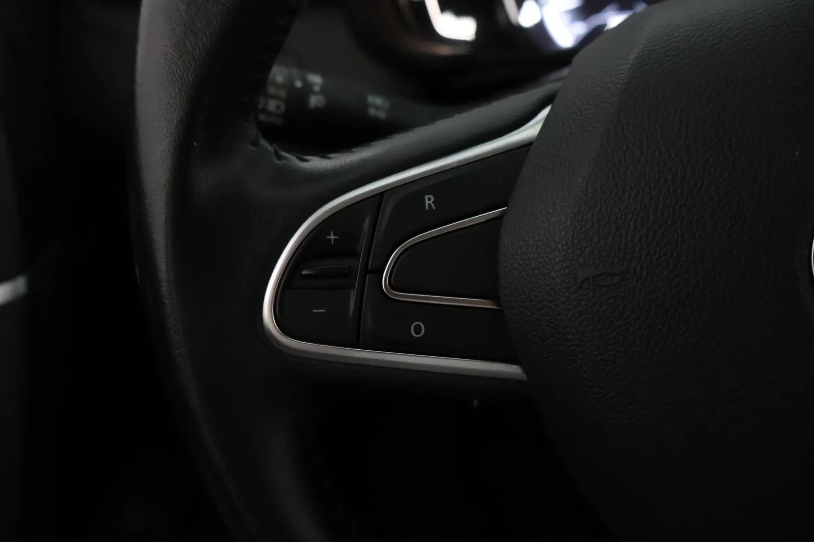 Car Image - 6WdENnbWxJSa7XJcKftcBg