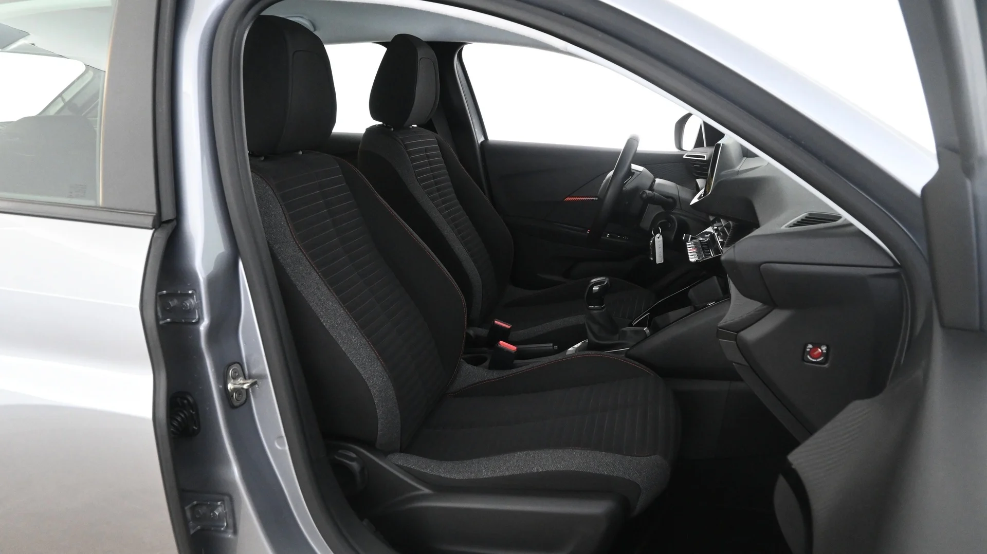 Car Image - 3lFfmDE5UJ1h9MwBCPe56v