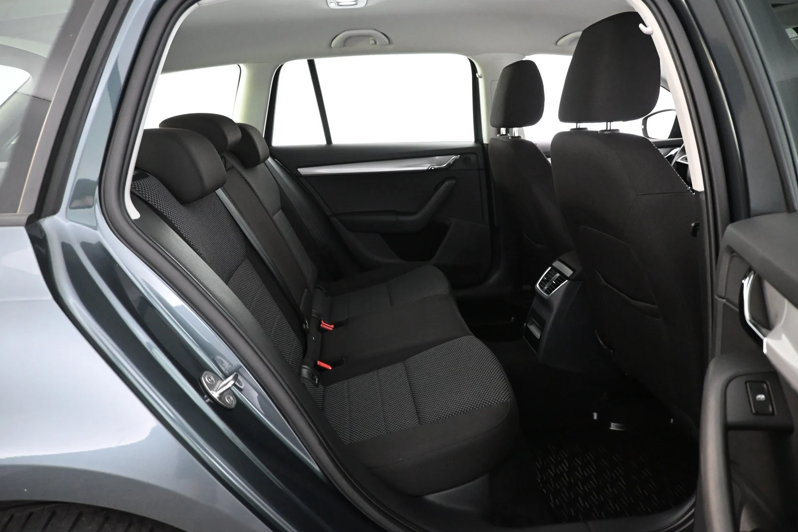 Car Image - 6XzhtYtdQJ0StZaCexUsDH
