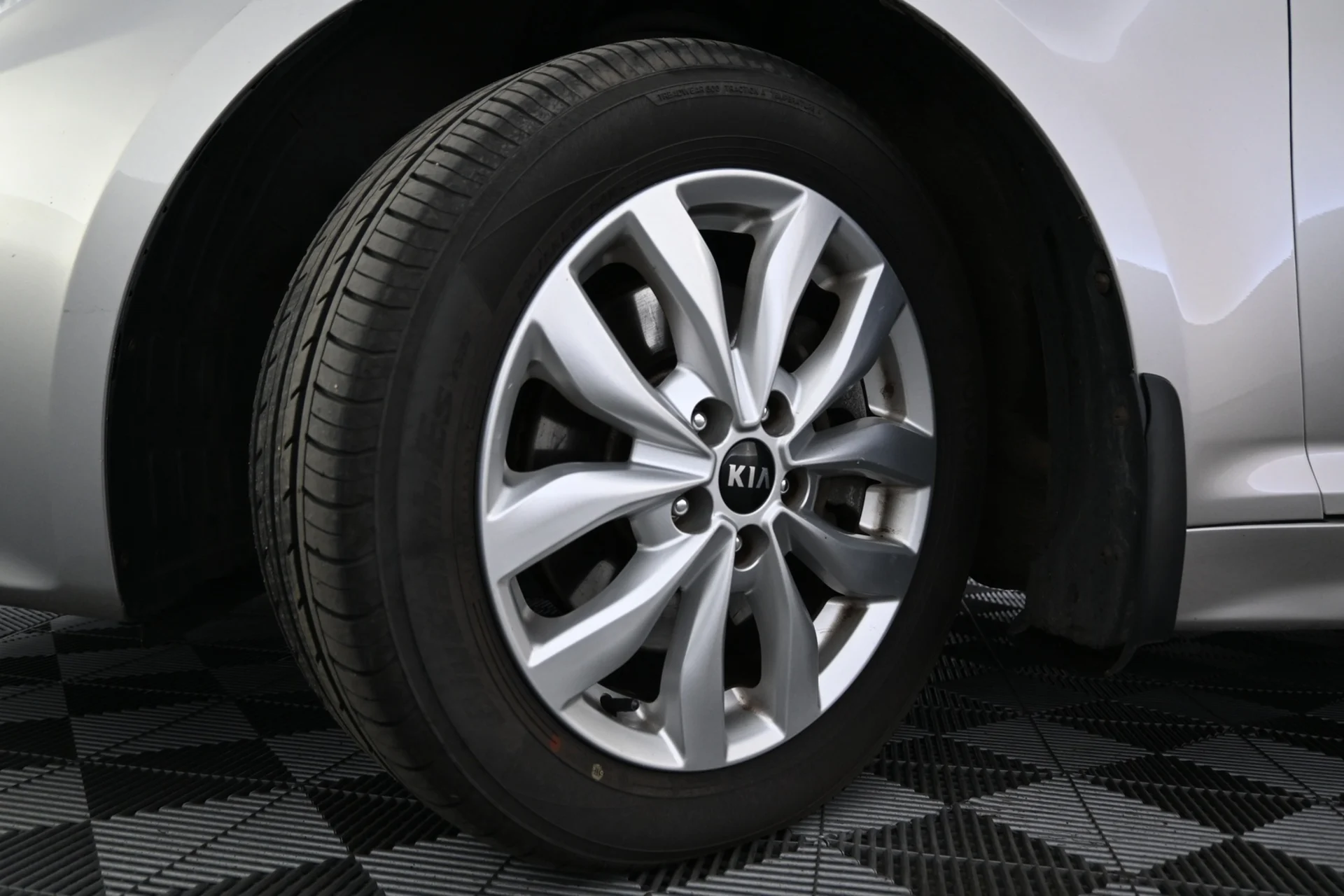 Car Image - 2fq6PSfHSmrKquWSmesHN1