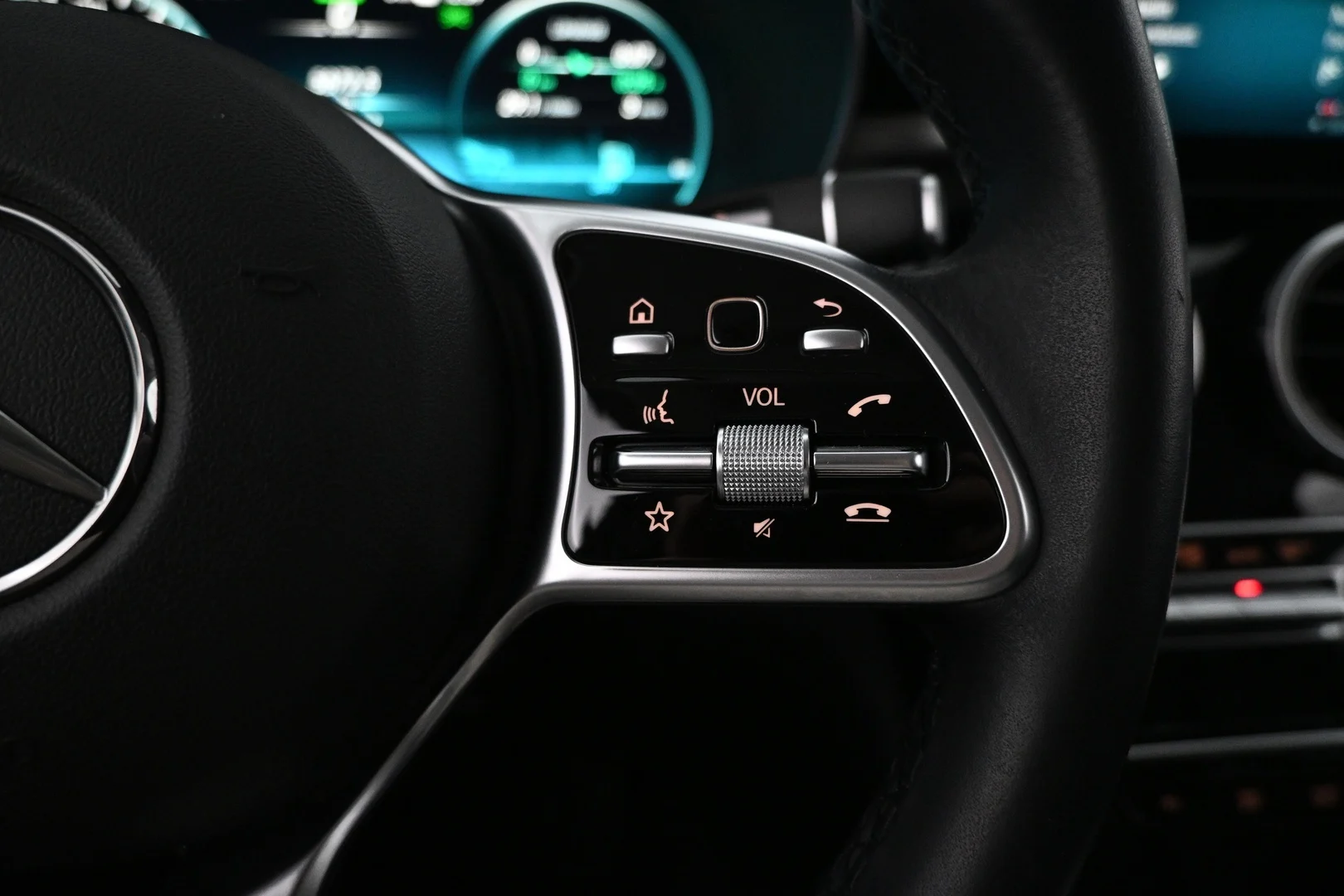 Car Image - M97VOQUMWiv1WsOnK9YmP