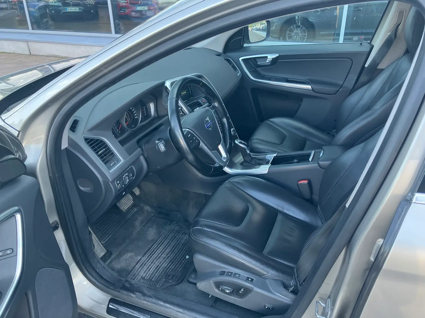 Car Image - 5mdyc3i5ZxEz6wPNwbI79M