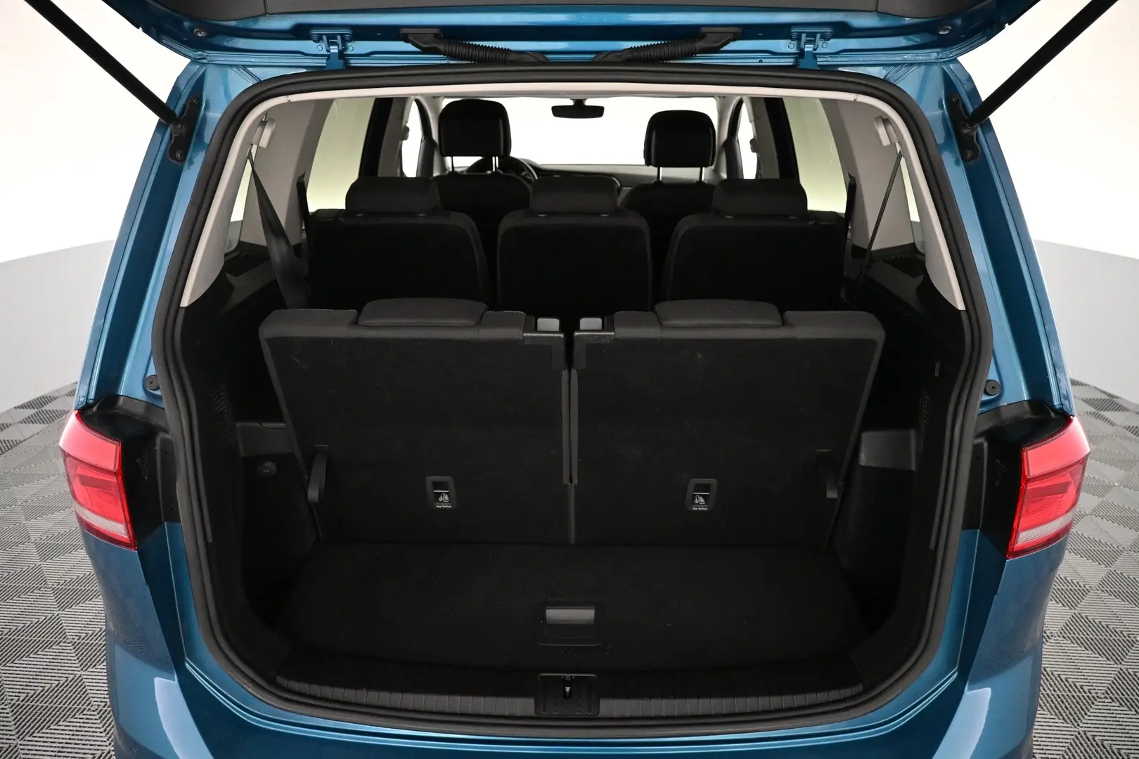 Car Image - 5EXCVIvs5k6tnkOcCeQuxj