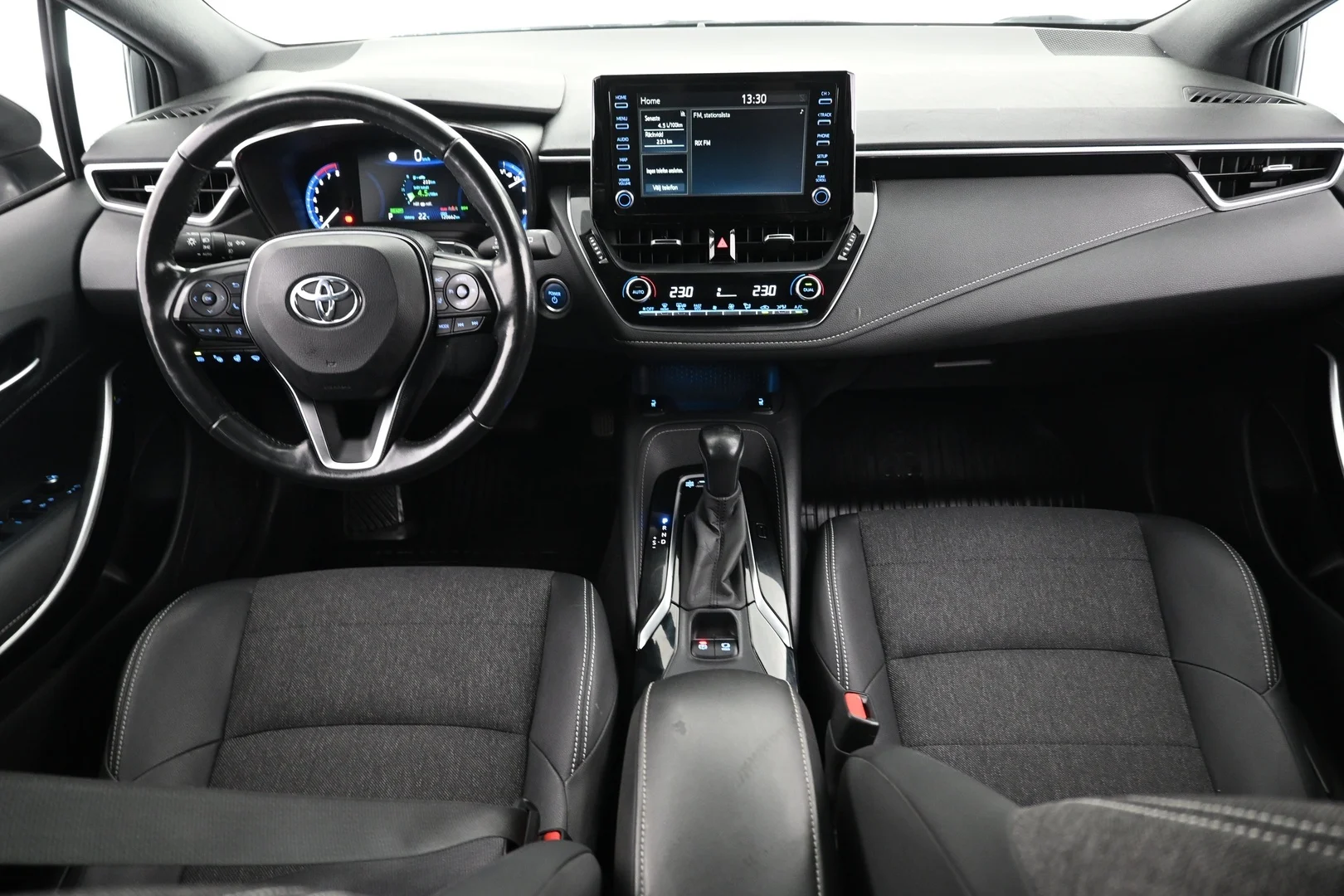 Car Image - 5NkLYYiDUjrs1ew9ku4xX