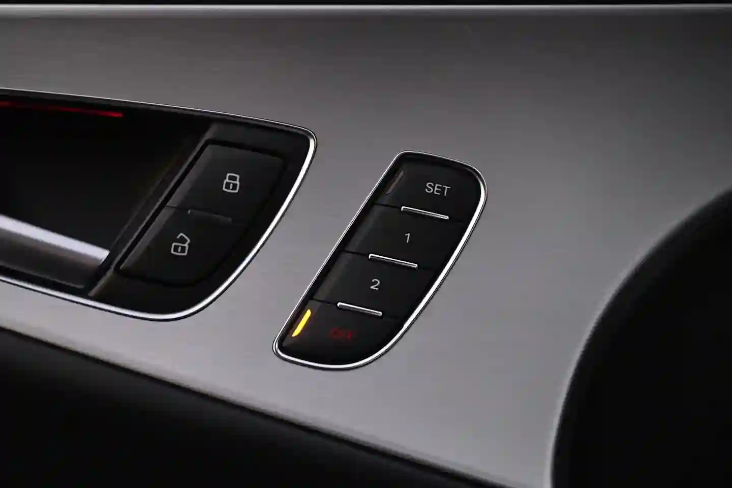 Car Image - 4vZA4TXxZTKUvXRzIKnhdy