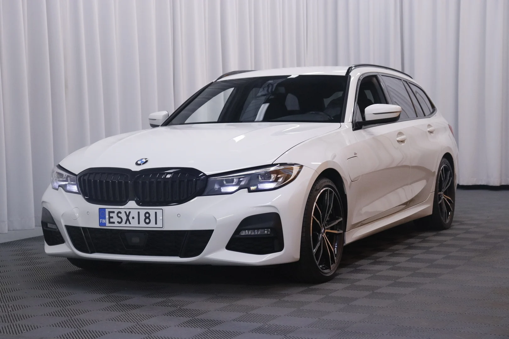 Car Image - 7jdgzPUv8iWOnO3XWdvhPH
