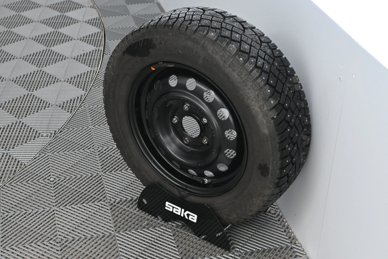 Car Image - 1sDfWO1RMkjV1MGFEvbwtx