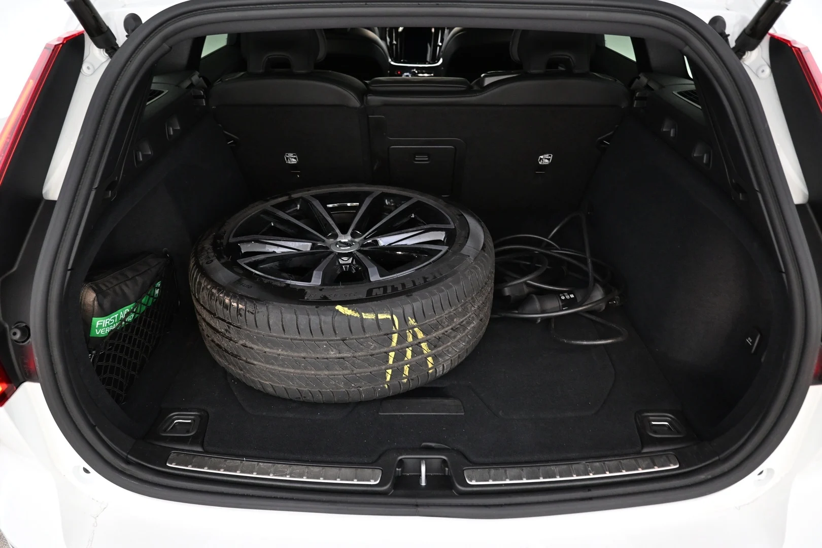 Car Image - 2LoMdVHxteC8Ed3eIhuvxC