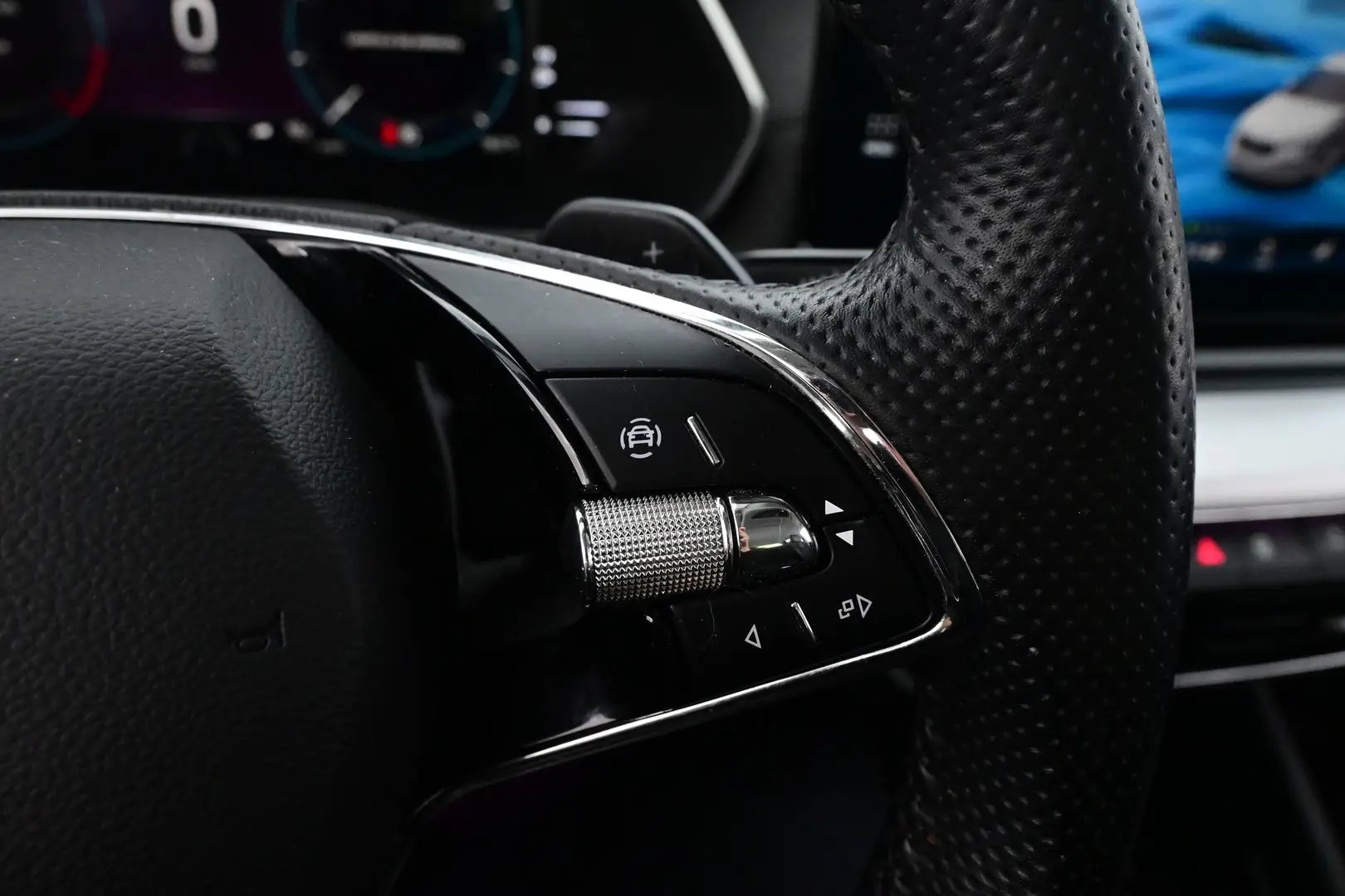 Car Image - 2RtFu7saWiXfKX4kXyRE1q