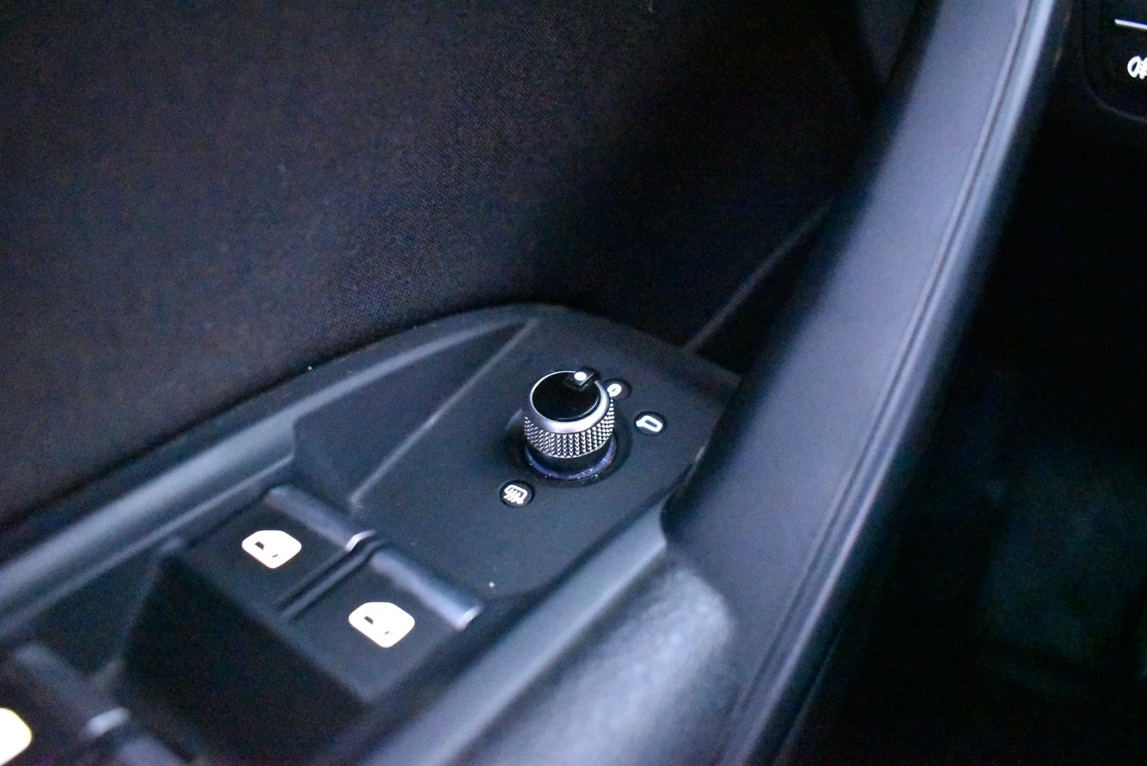 Car Image - 4fmlE00brmIn55Gu79ZtDH