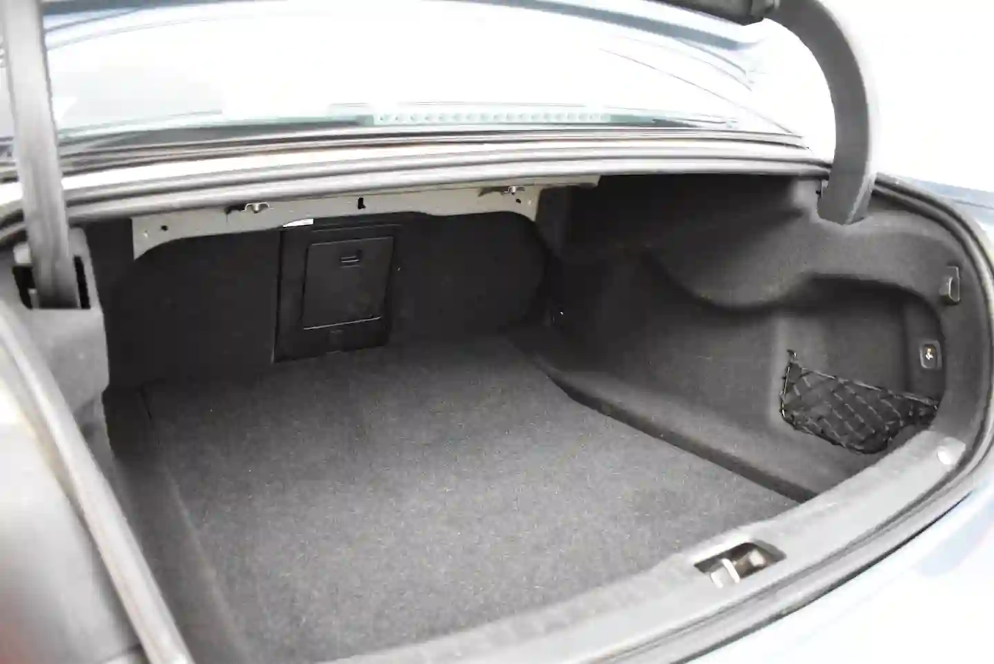 Car Image - 44kxJzRqzvbMQyrDeUxTIZ