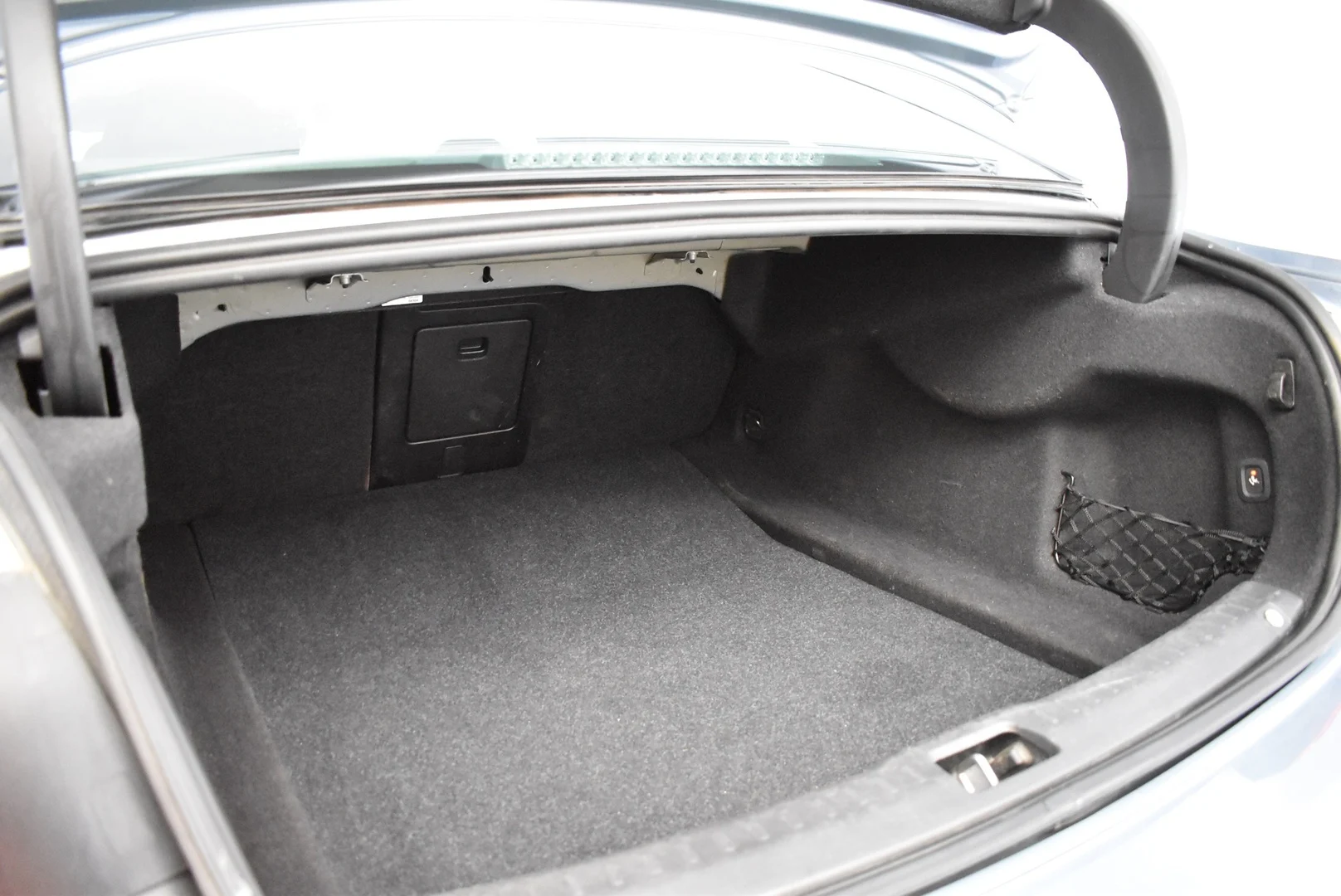 Car Image - 44kxJzRqzvbMQyrDeUxTIZ
