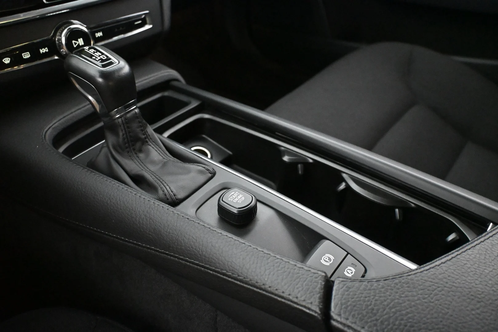 Car Image - 2KA6xrBdKg0Xnuvqm0AMhf
