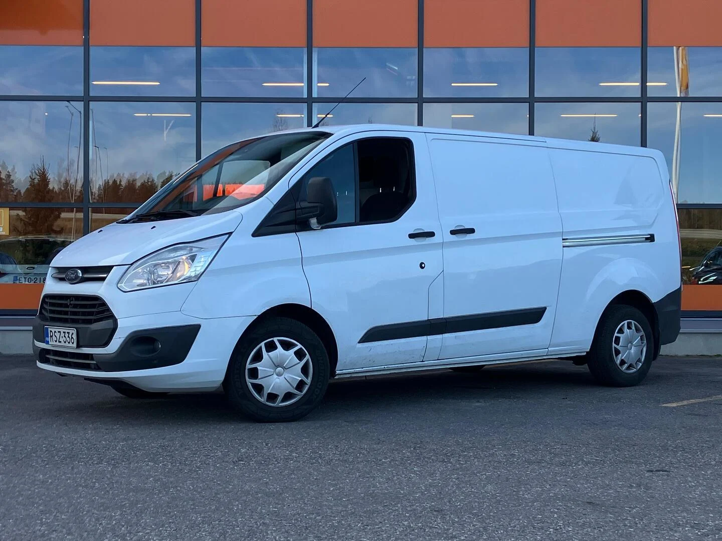 Car Image - 3ZfxNSe19M2F4rLIPMF5Xv
