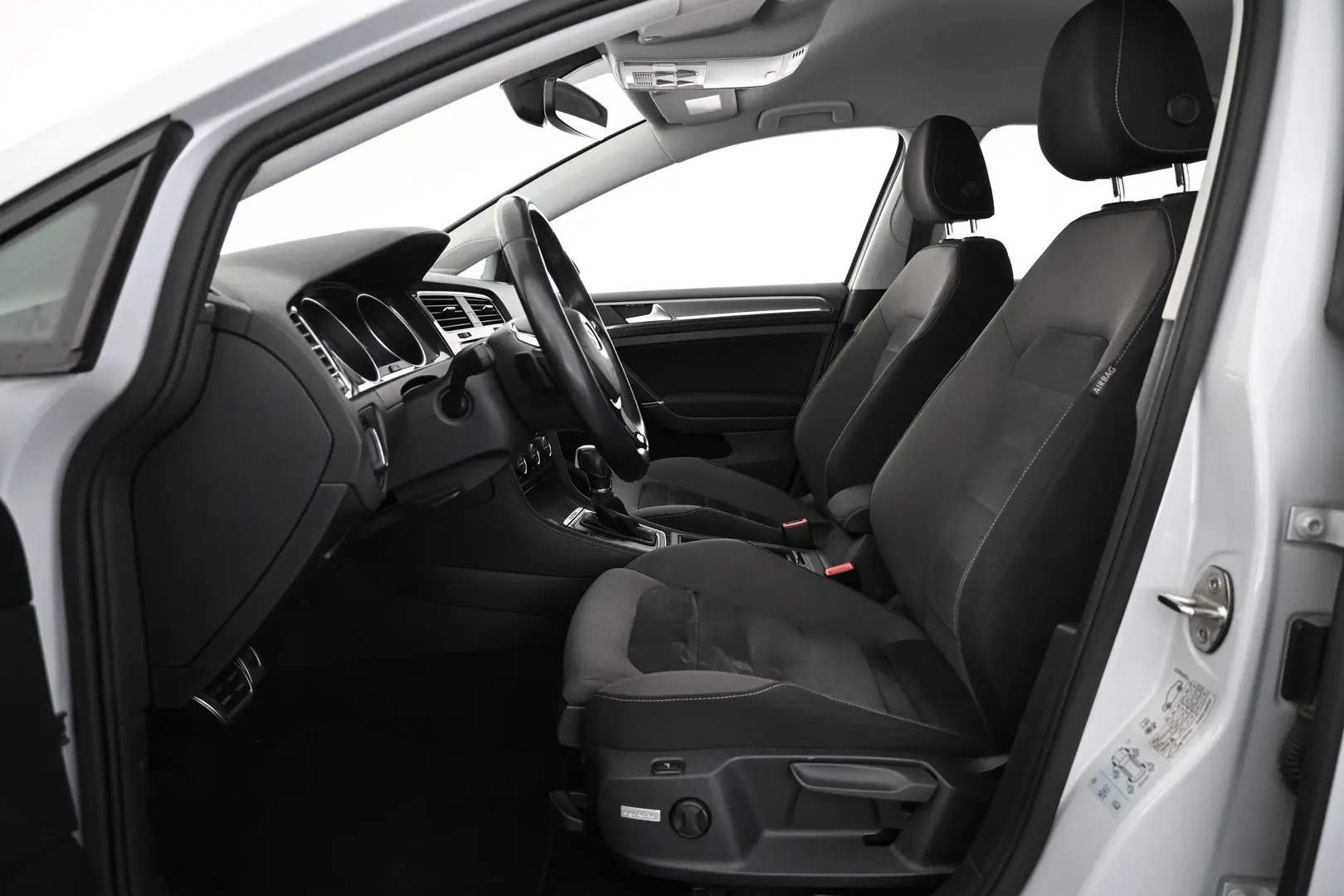 Car Image - 25F1wcQERt45FVvintyCaU