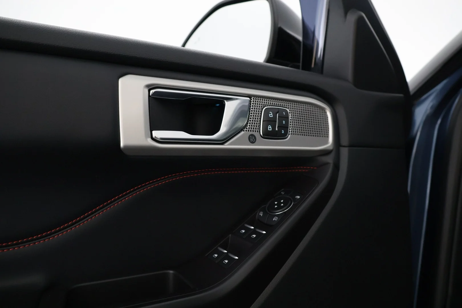 Car Image - 2N0aEYvPd9XzJdB6fg3dpp