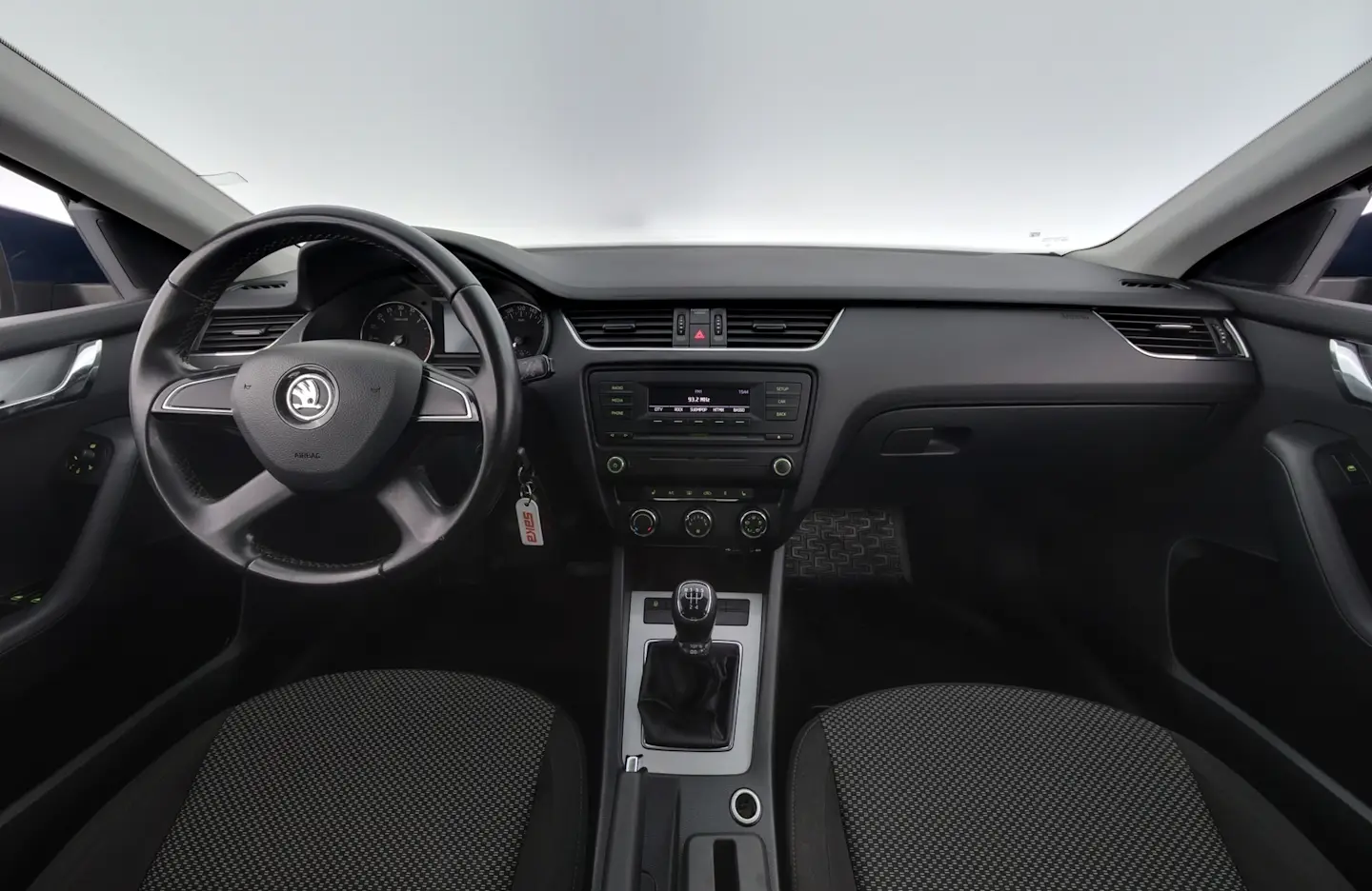 Car Image - 5ArKUb0eBEtdTCjbCAXT1l