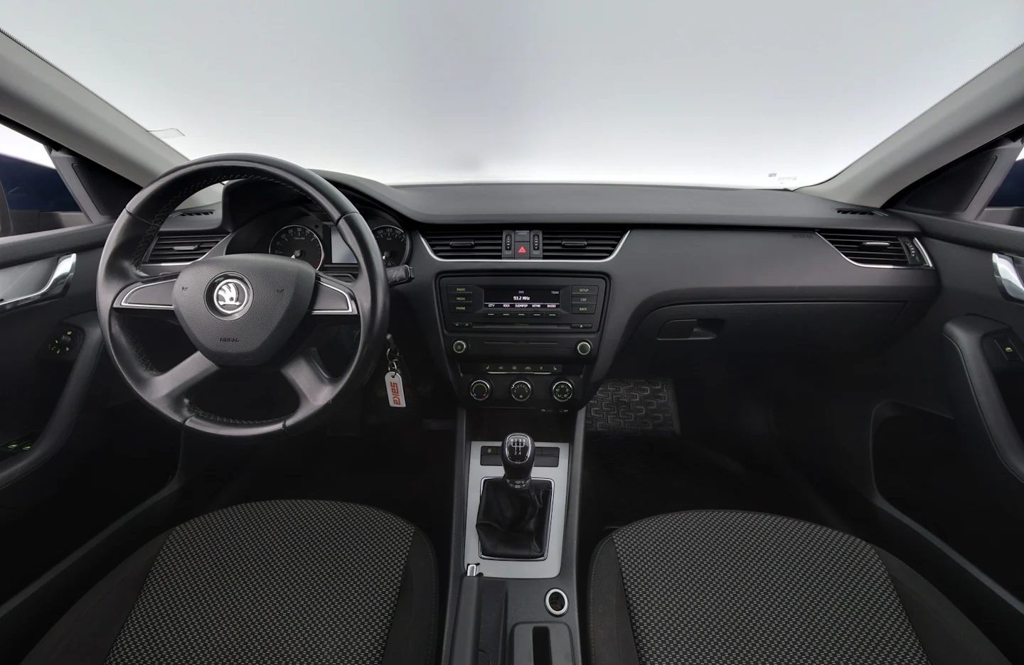 Car Image - 5ArKUb0eBEtdTCjbCAXT1l