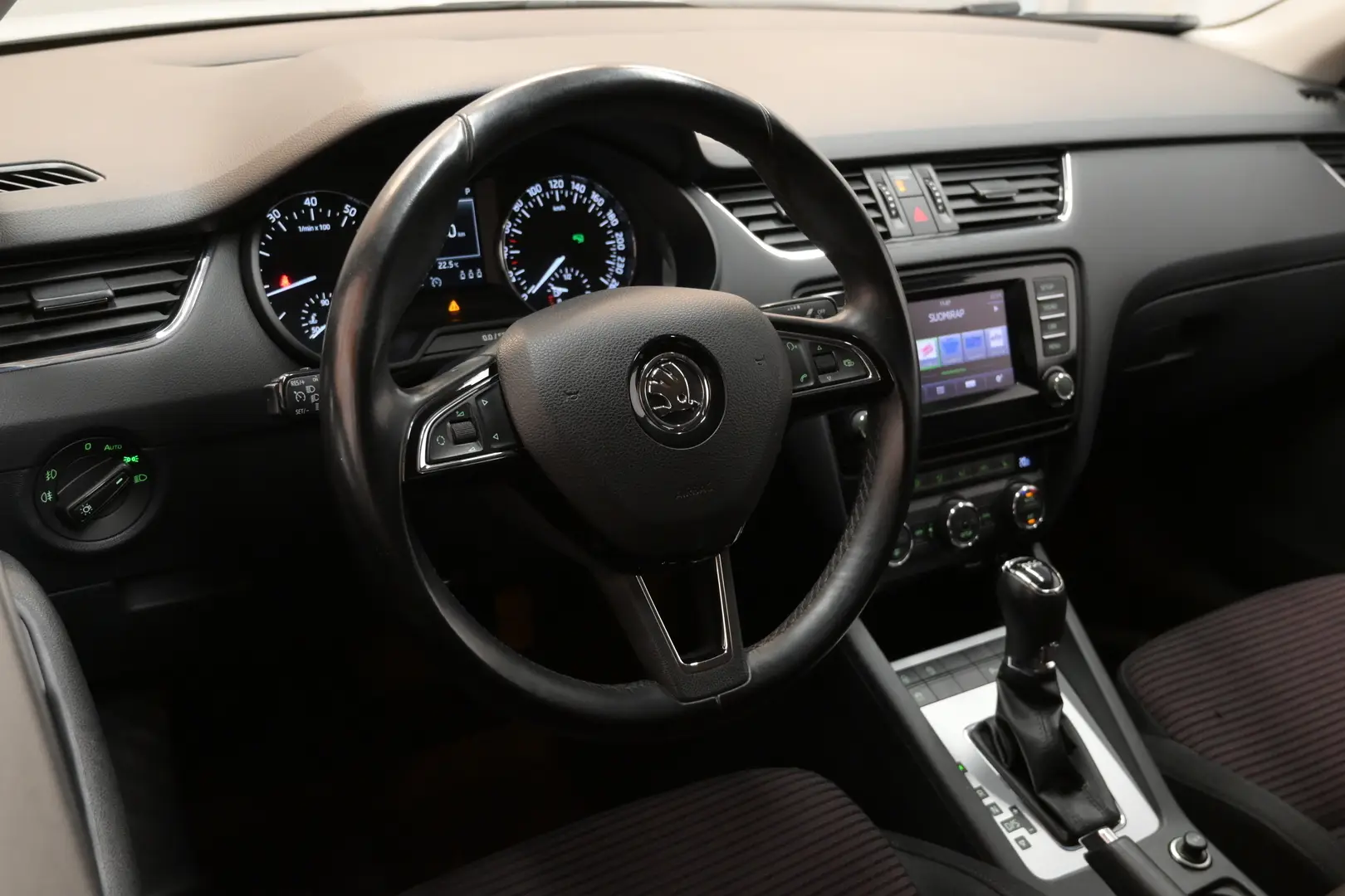 Car Image - 4RYippANgmDcE5cszLhaBA