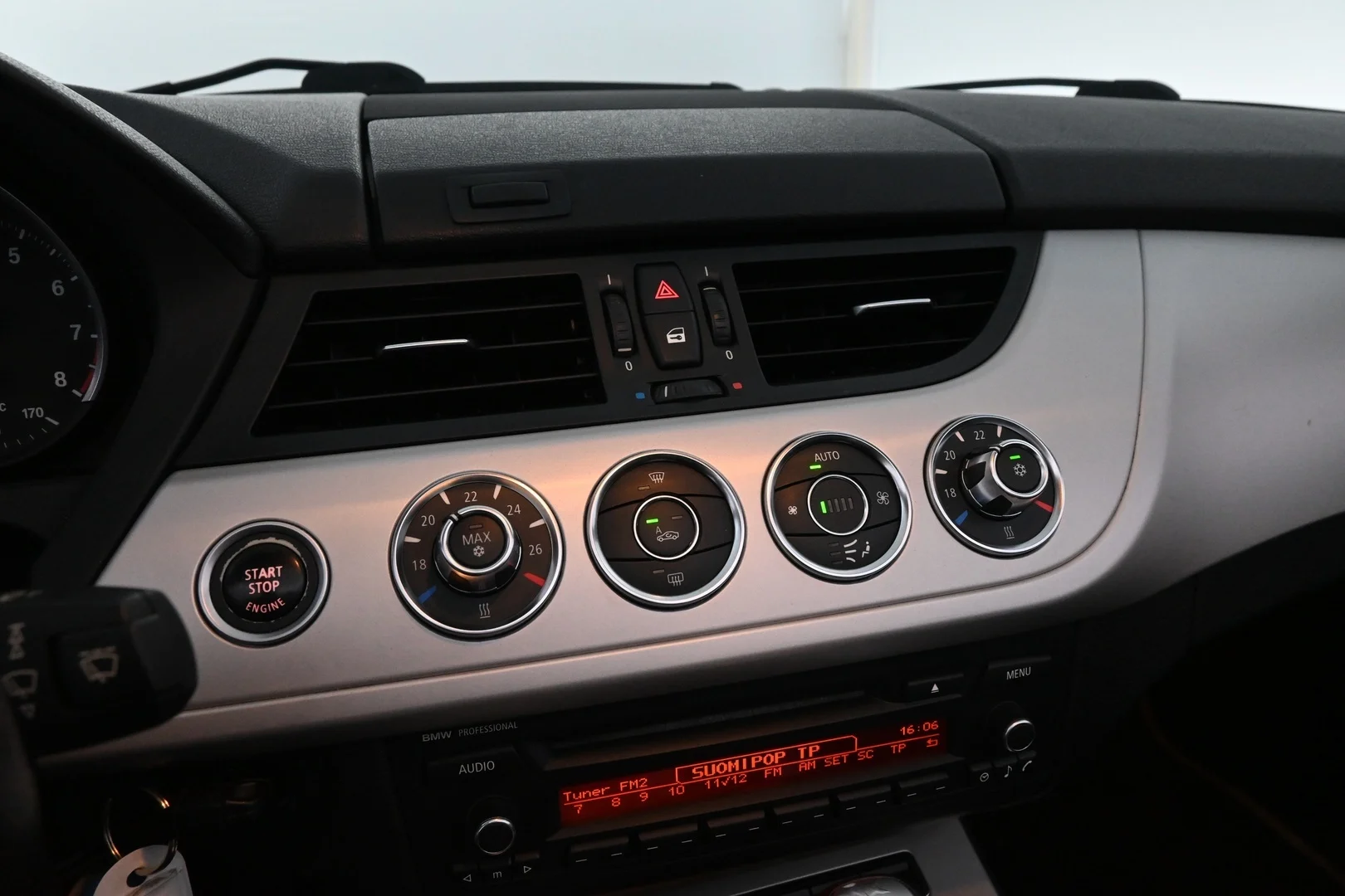 Car Image - 5lUQUebmsQRbbZnZo0zXfK