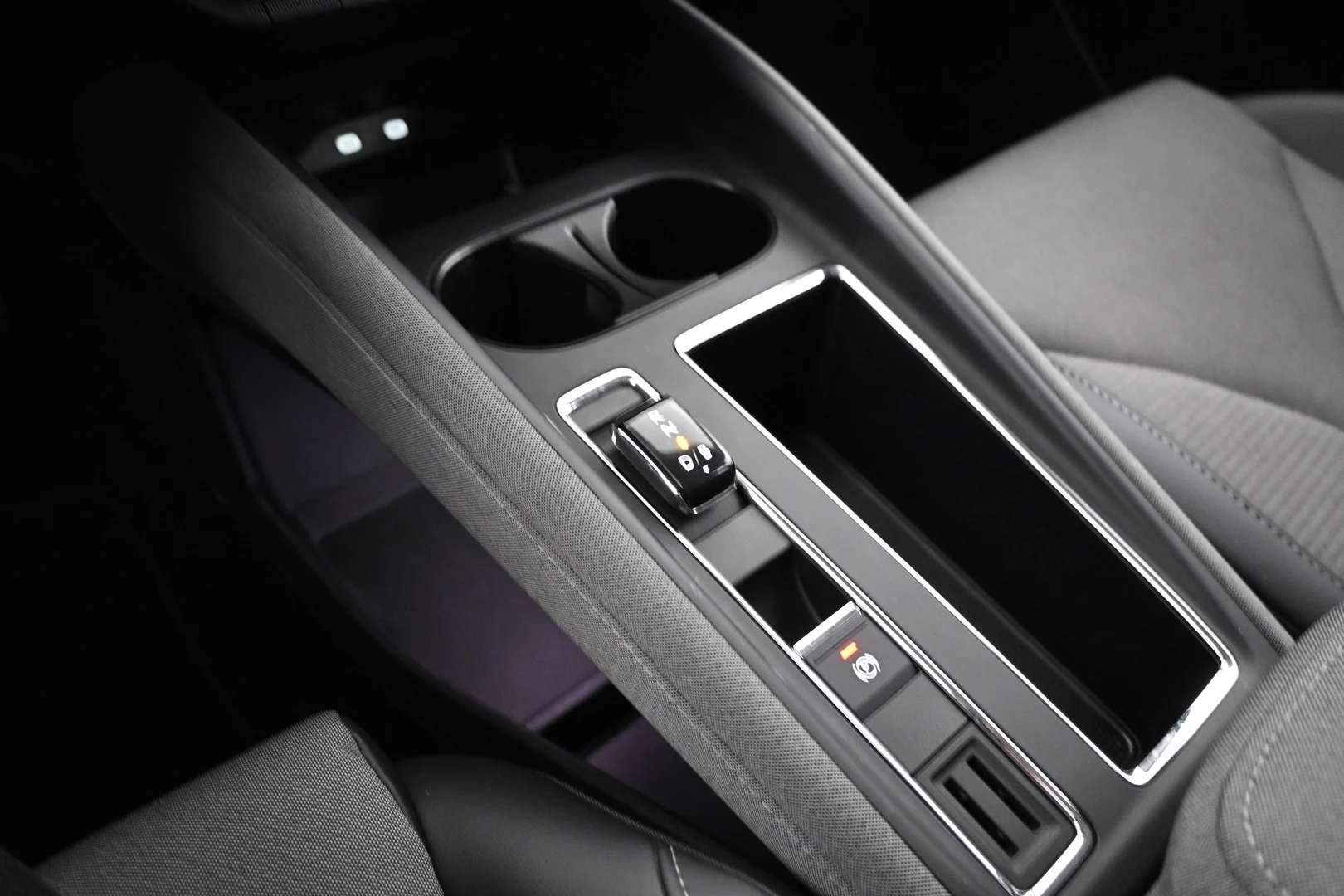 Car Image - 6QmjcAPWgYFlFawR7Aaz8s