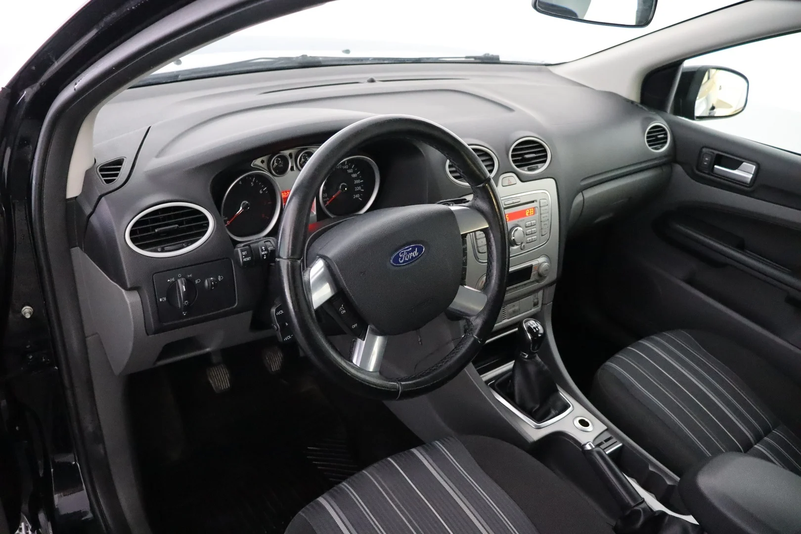 Car Image - 10SvRb8Pb93eFhZncLlq2u