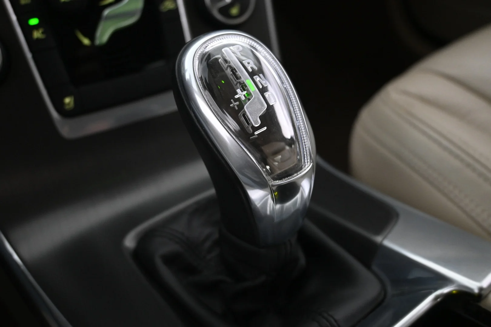 Car Image - 4P1YR2oUCeiIVDSBqENNZG