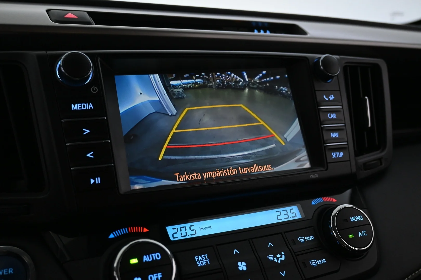 Car Image - RyOYXlLZwPC0aTGEDP7xU