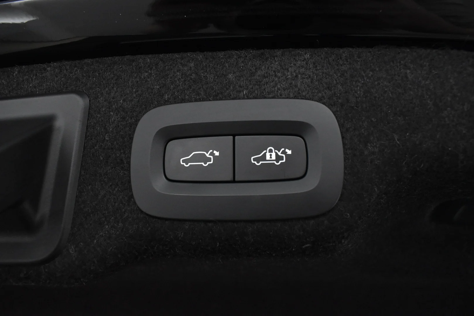 Car Image - 6u7YW7F7AKDccFvGToh7SG