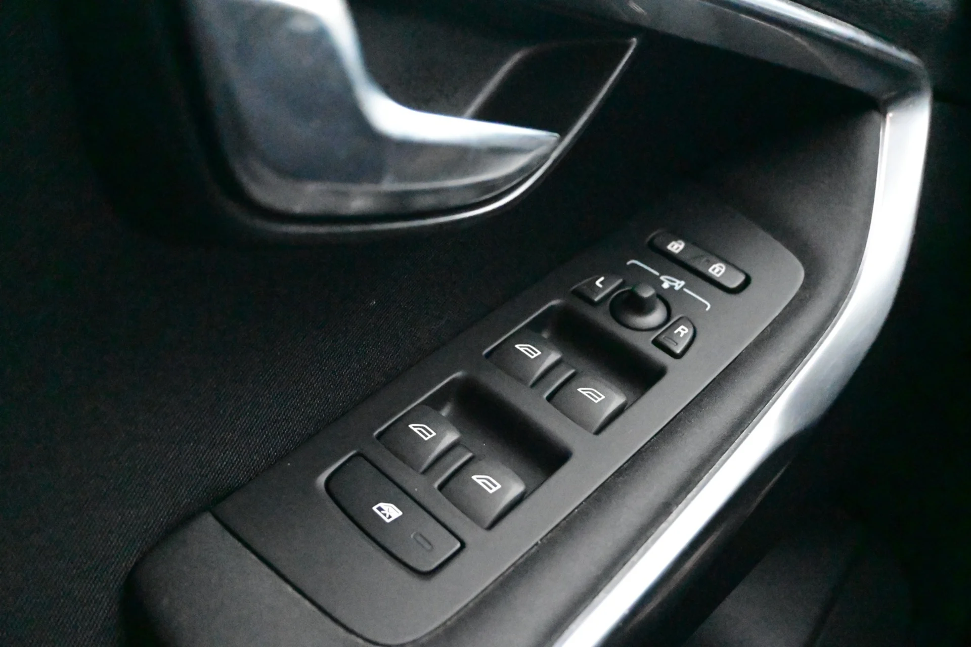 Car Image - 2RhRX8fcorvE8tGZ6p9d6b