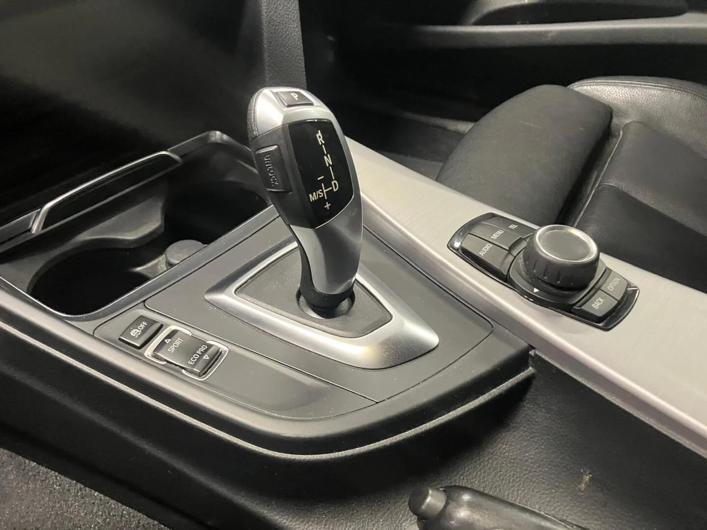 Car Image - 2m2tMUWvv7NxY3gFQp6DeA
