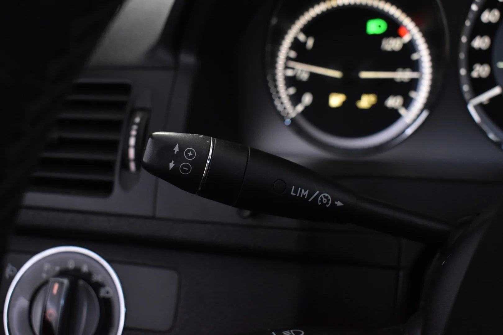 Car Image - 6eTrHugMzHNrSlXm8pELy