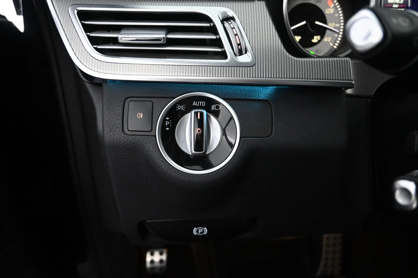 Car Image - 1dSzqDHlSUzuIUhMQIHyUO