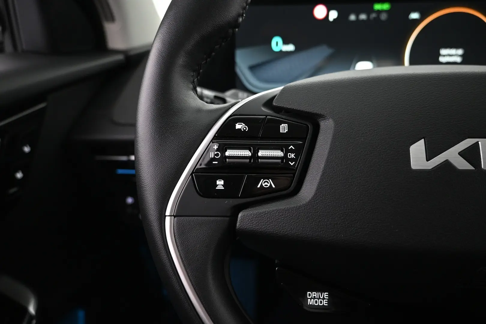 Car Image - 4m0LTFEIL3sjF5zyXNWbdy