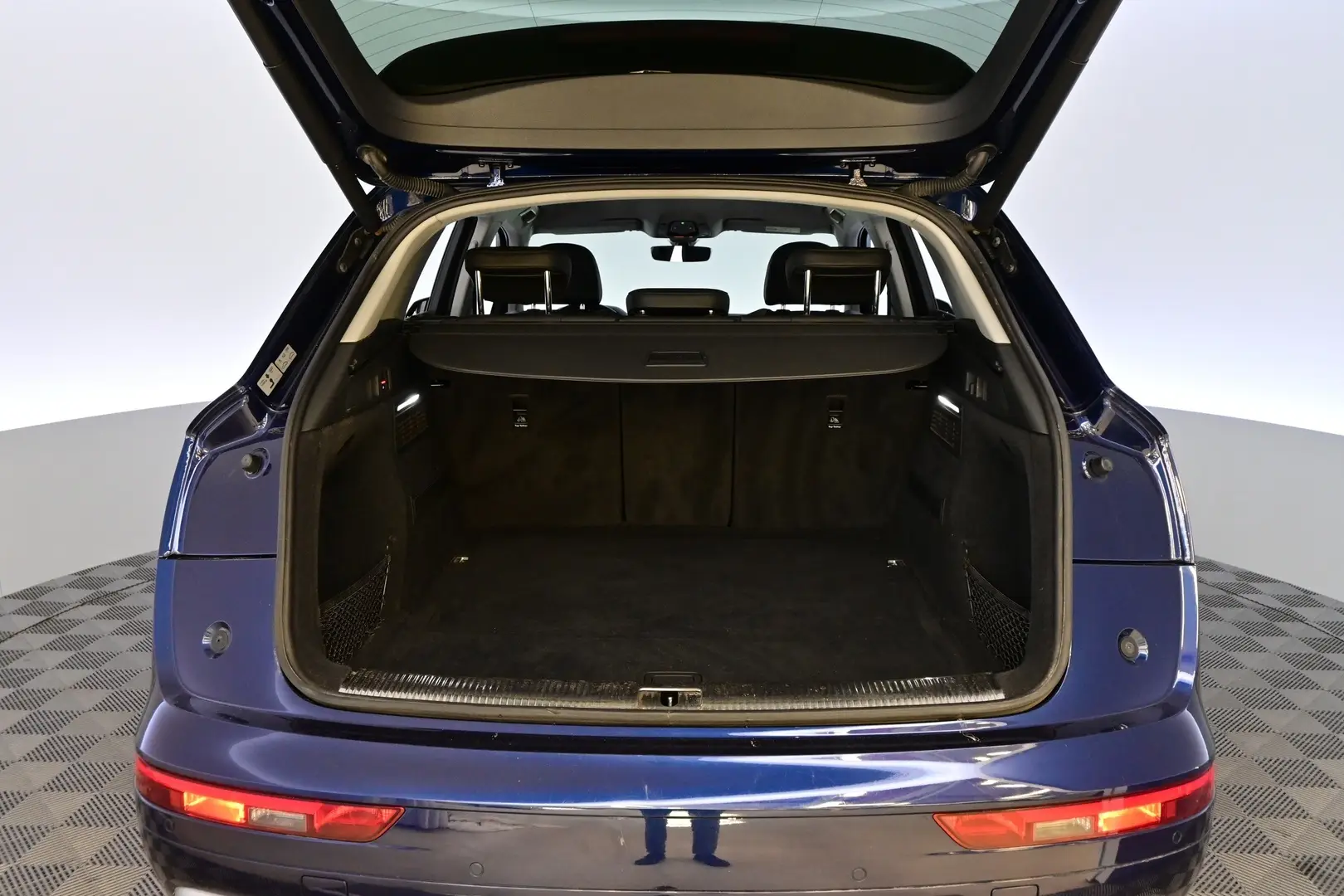 Car Image - 3JCMHVszDDF3SZ86odksyE