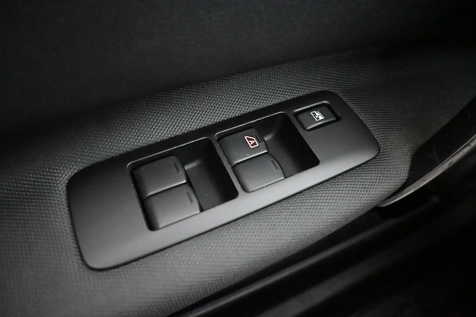 Car Image - 6JrN3gJiWmBSFj141RD389
