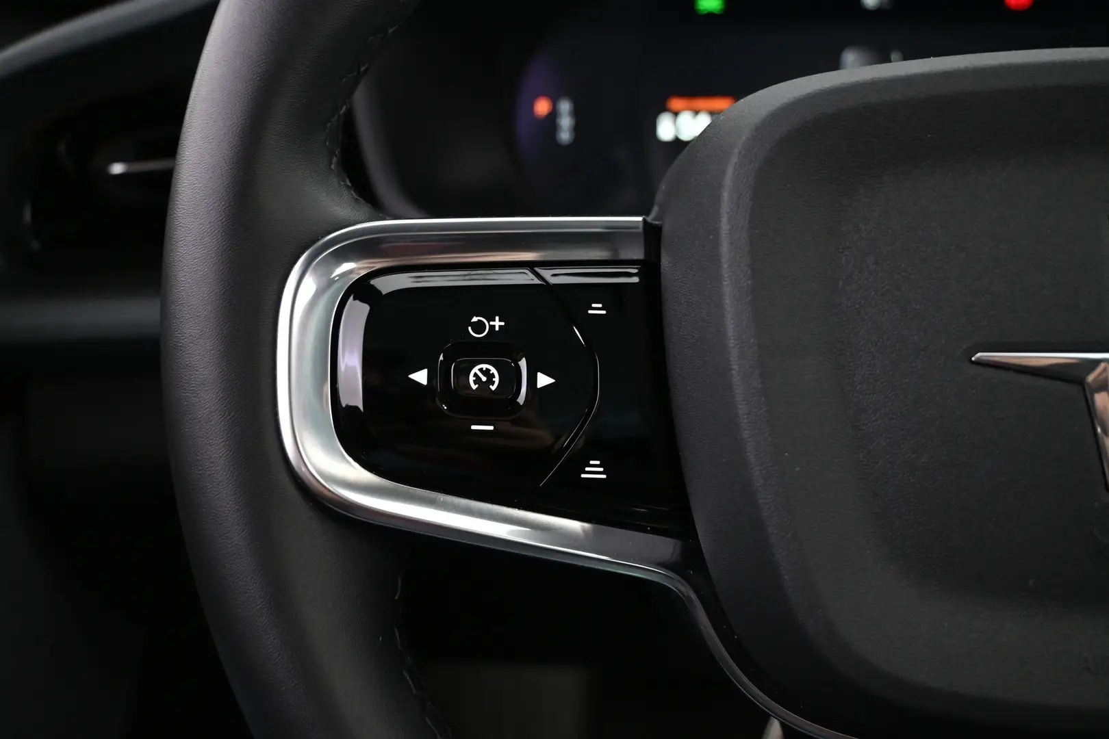 Car Image - 1HBPEfTzW0mCTPN1XEEJzj
