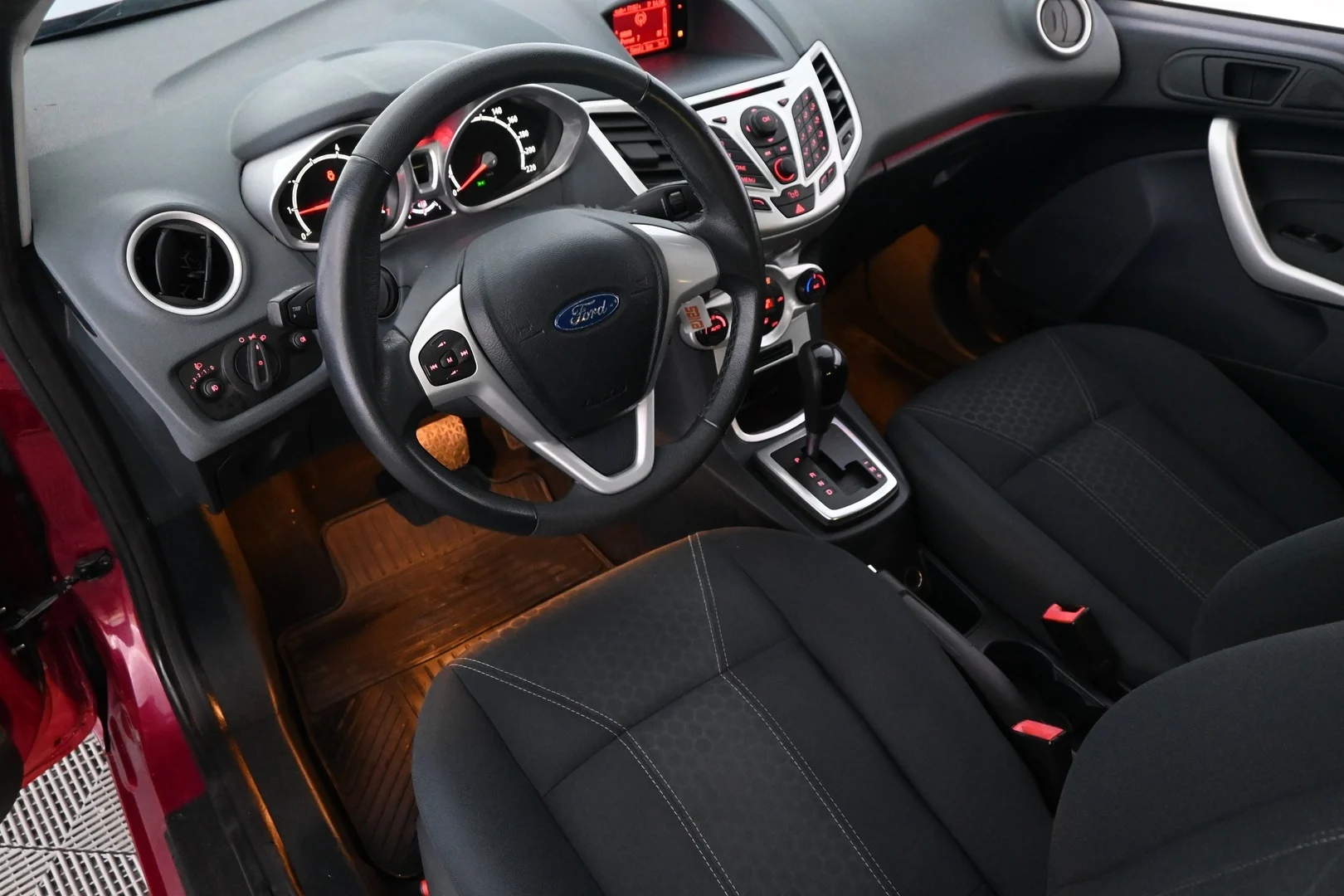 Car Image - 34AhybGq3pvPckBDtXsWIA