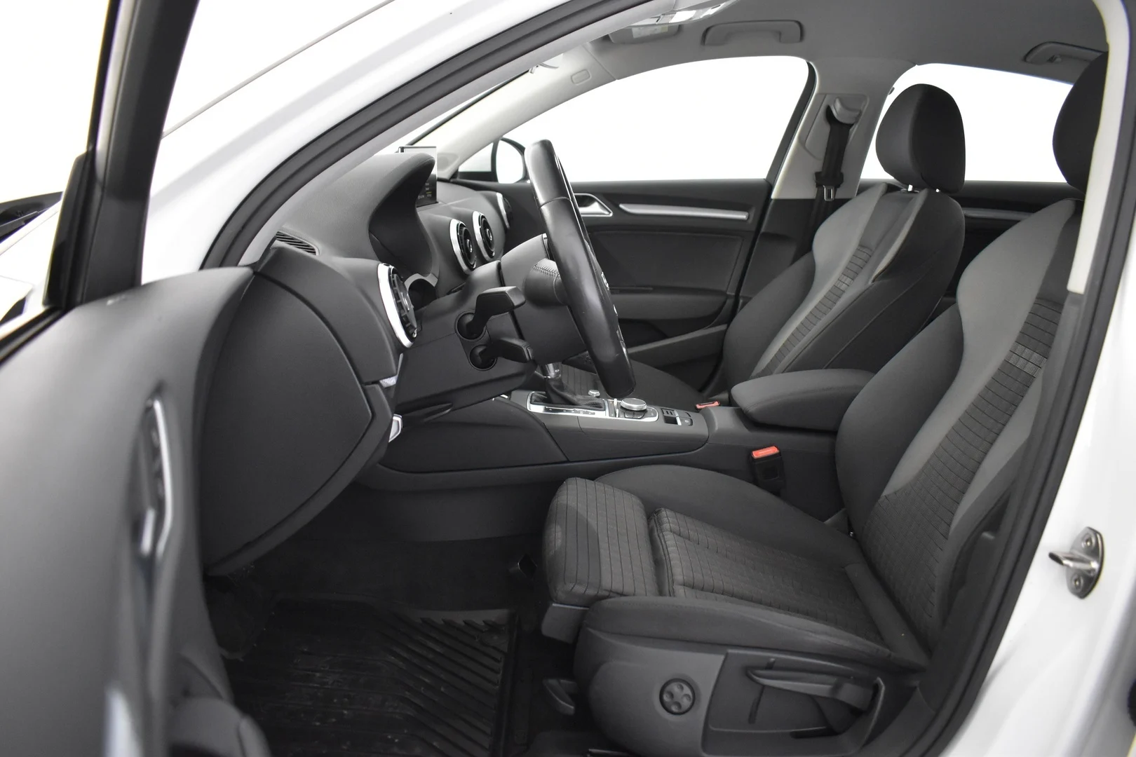 Car Image - 41fyRgXApf9DPTbJc7AqJ5