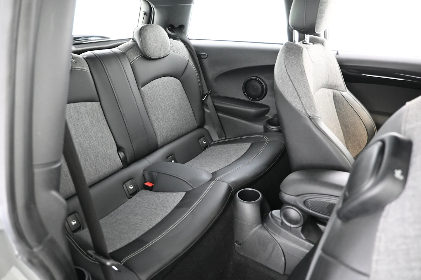 Car Image - 5cL9SRF7k3P4BnzPH05bd2