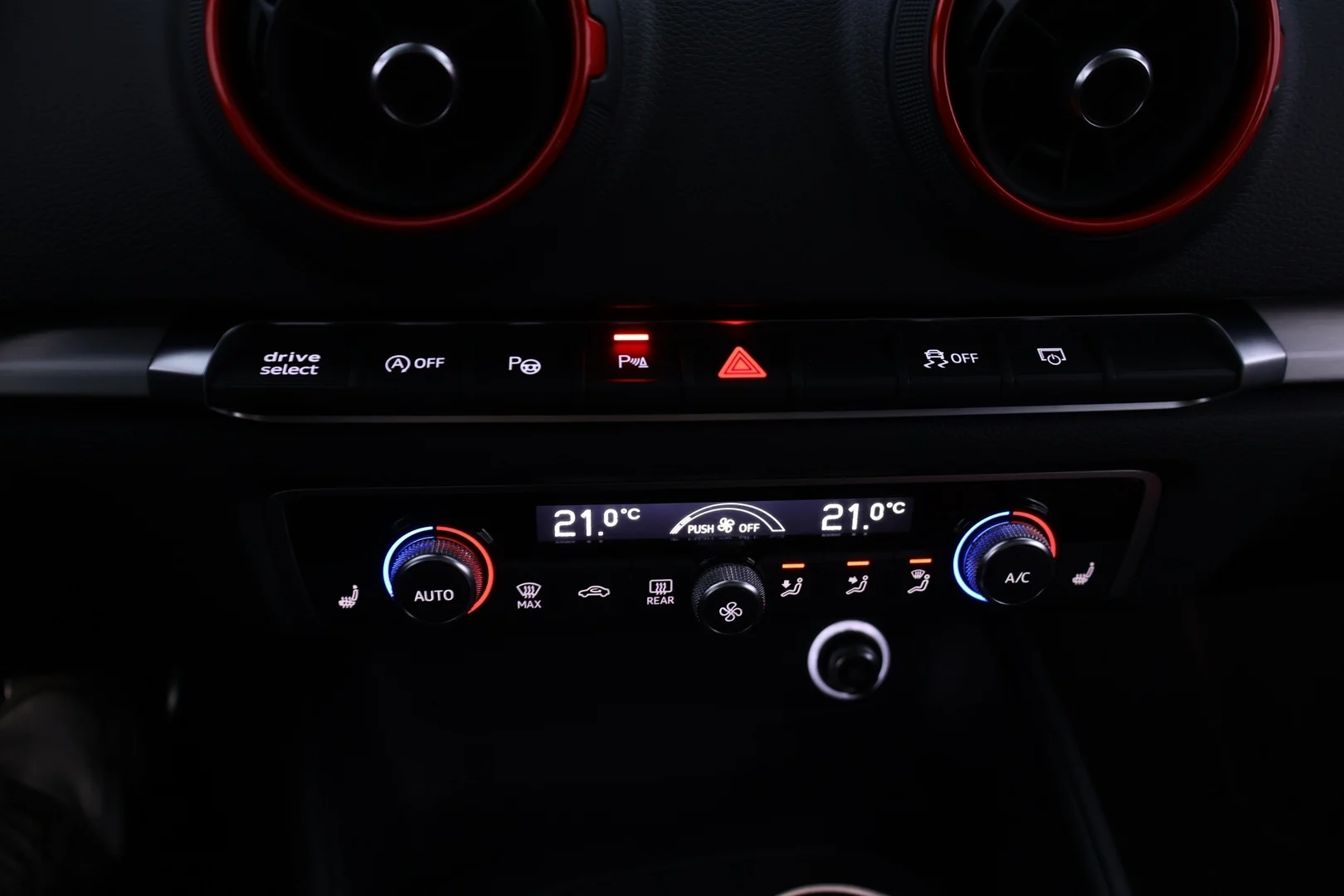 Car Image - 1IKDg5bWKDpXg0QNipkyEZ