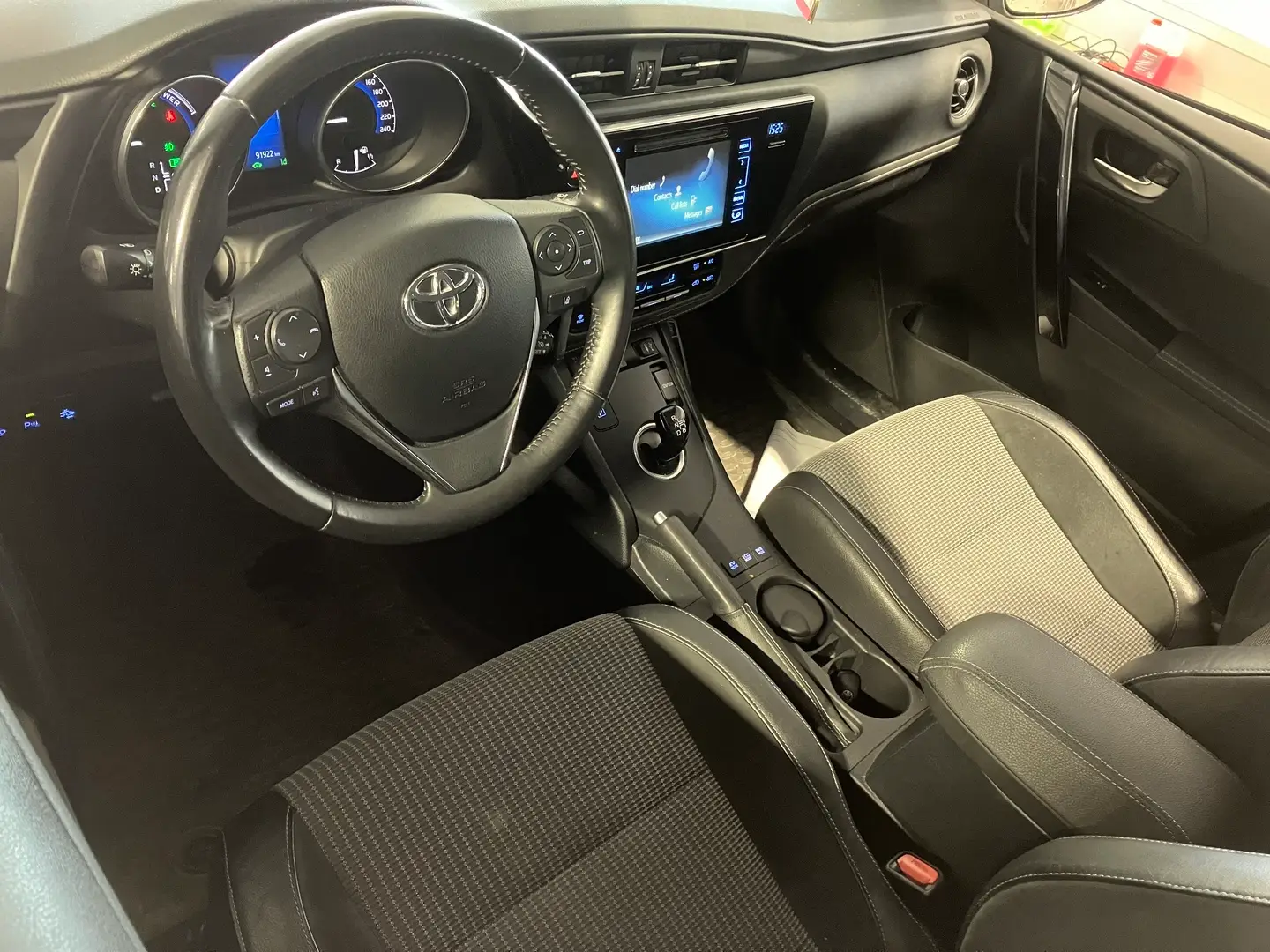 Car Image - 5zOEF9I8R13eyWCfa4jnh3