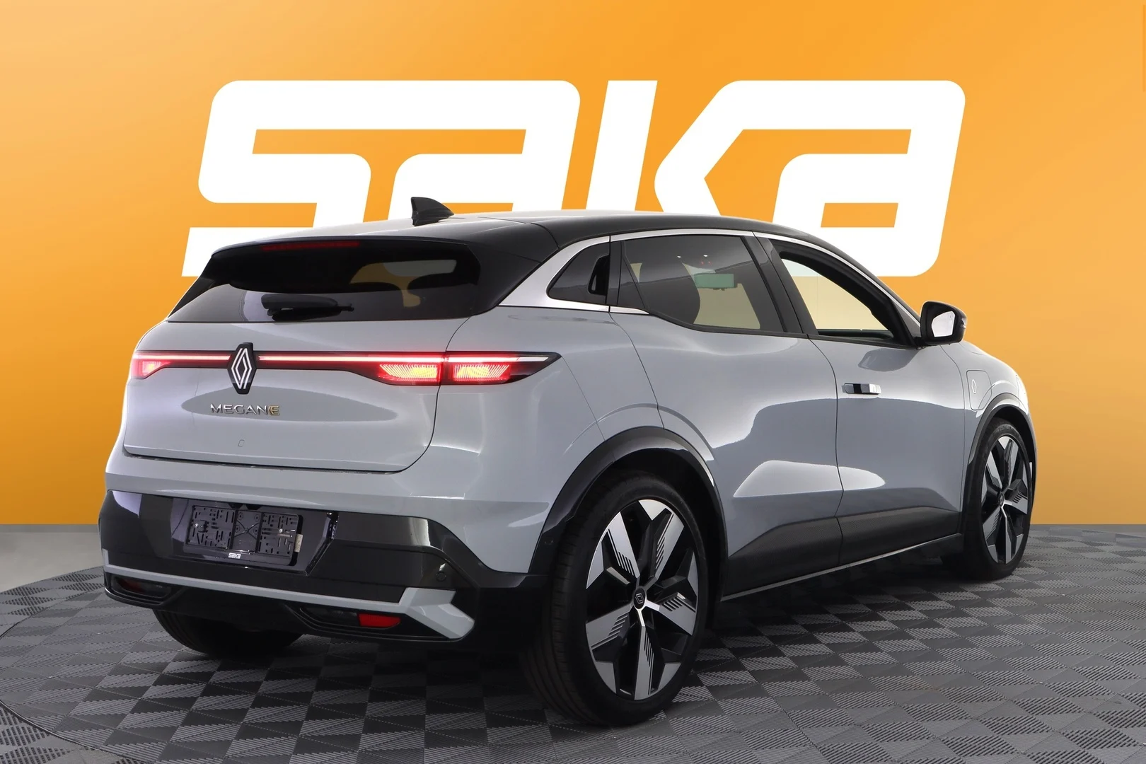 Car Image - 4SsNRxEsAZVGcAHUMzXCw3