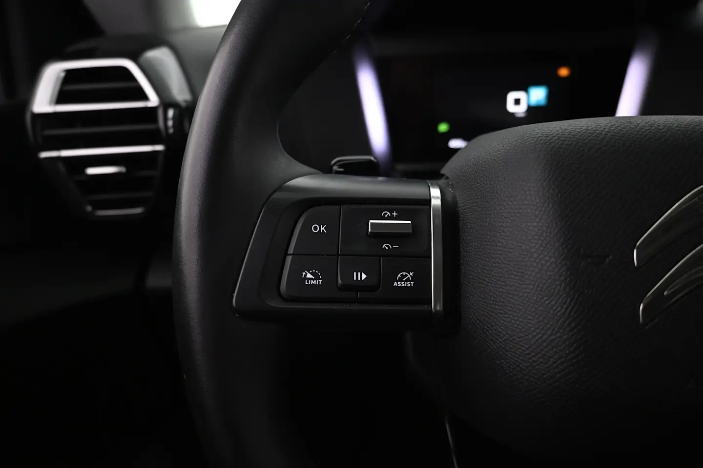 Car Image - 1r1Y6SRy0LEonTwRM2QrY0