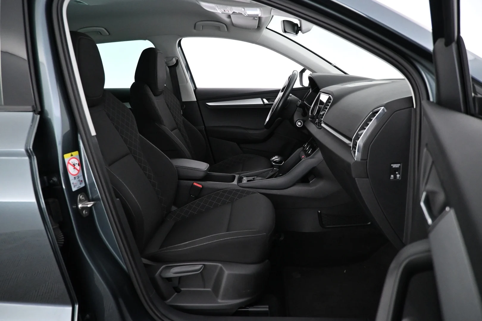 Car Image - 27ApwB9vBT6s1x1Sry2OyV