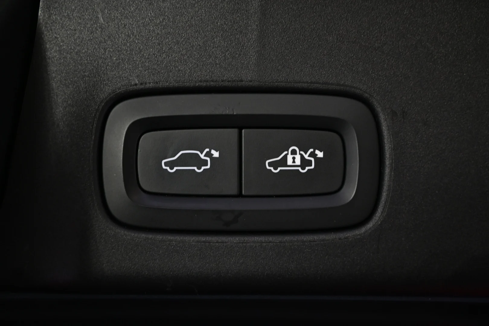 Car Image - 3lOj9wuOTHTSIPb00hsc7W