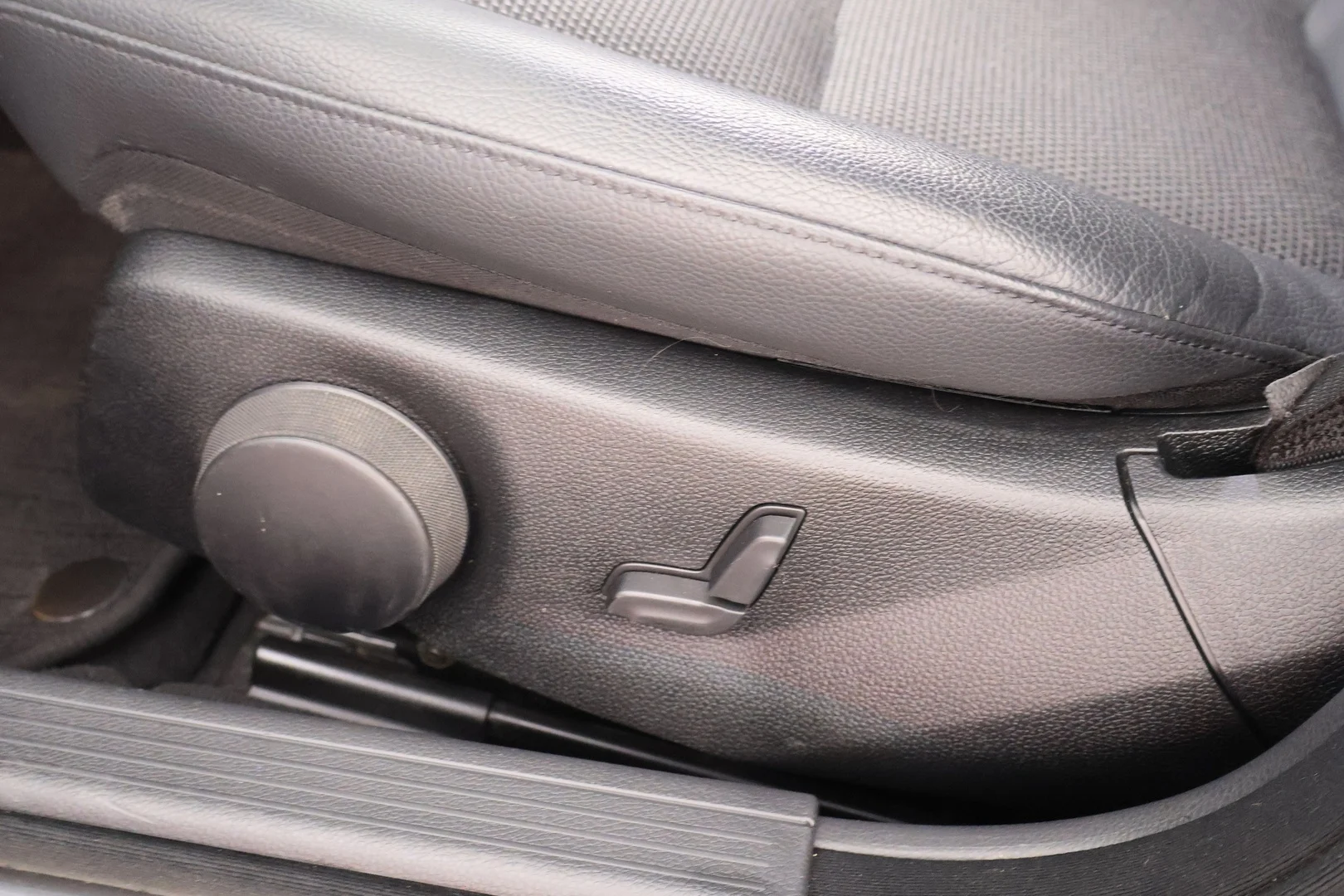 Car Image - 5VdjMLFr3yRQk3UhU4fY8A
