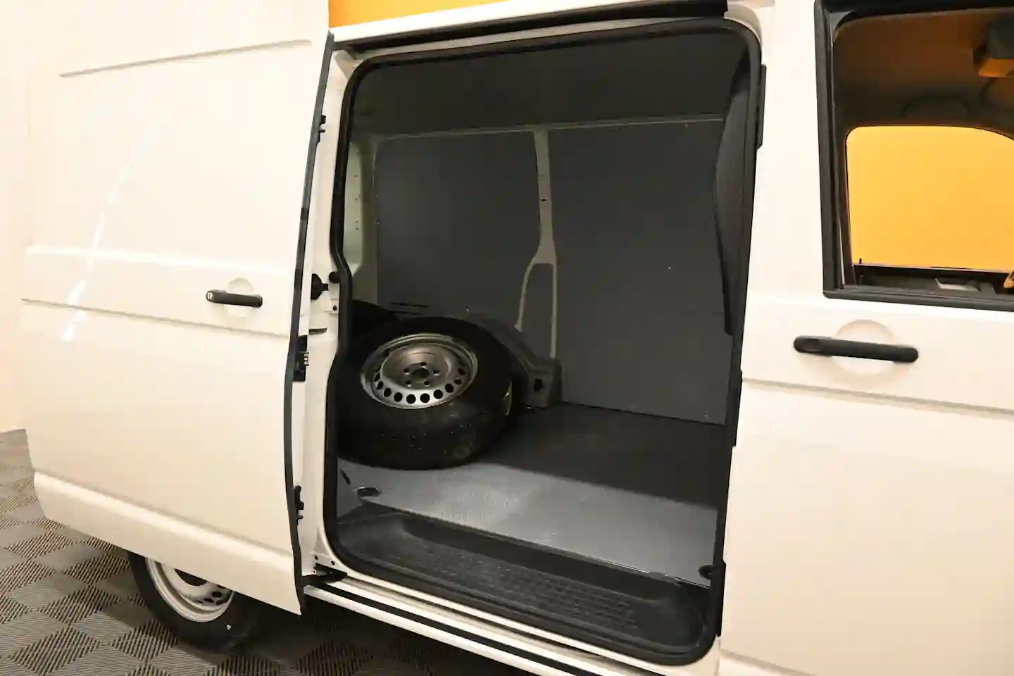 Car Image - 4yFRYSTZel33qYR2yWZezb